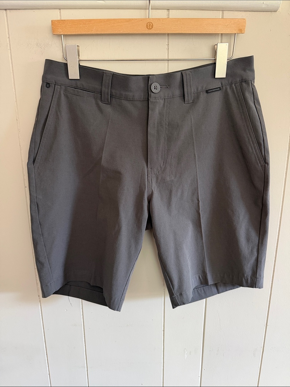 Travis Matthew Shorts Dark Grey Size 32 Country Club Athleisure Resort Golf